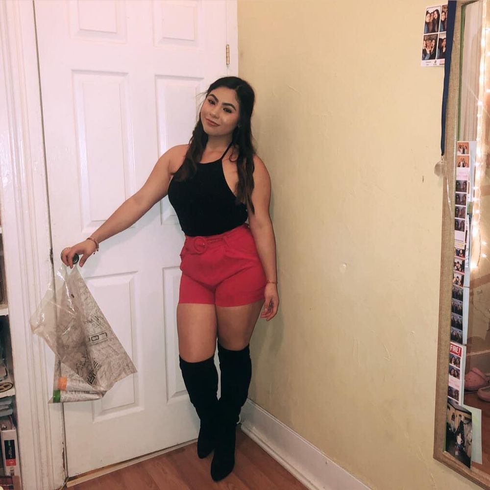 Meet your Posher, Estefani